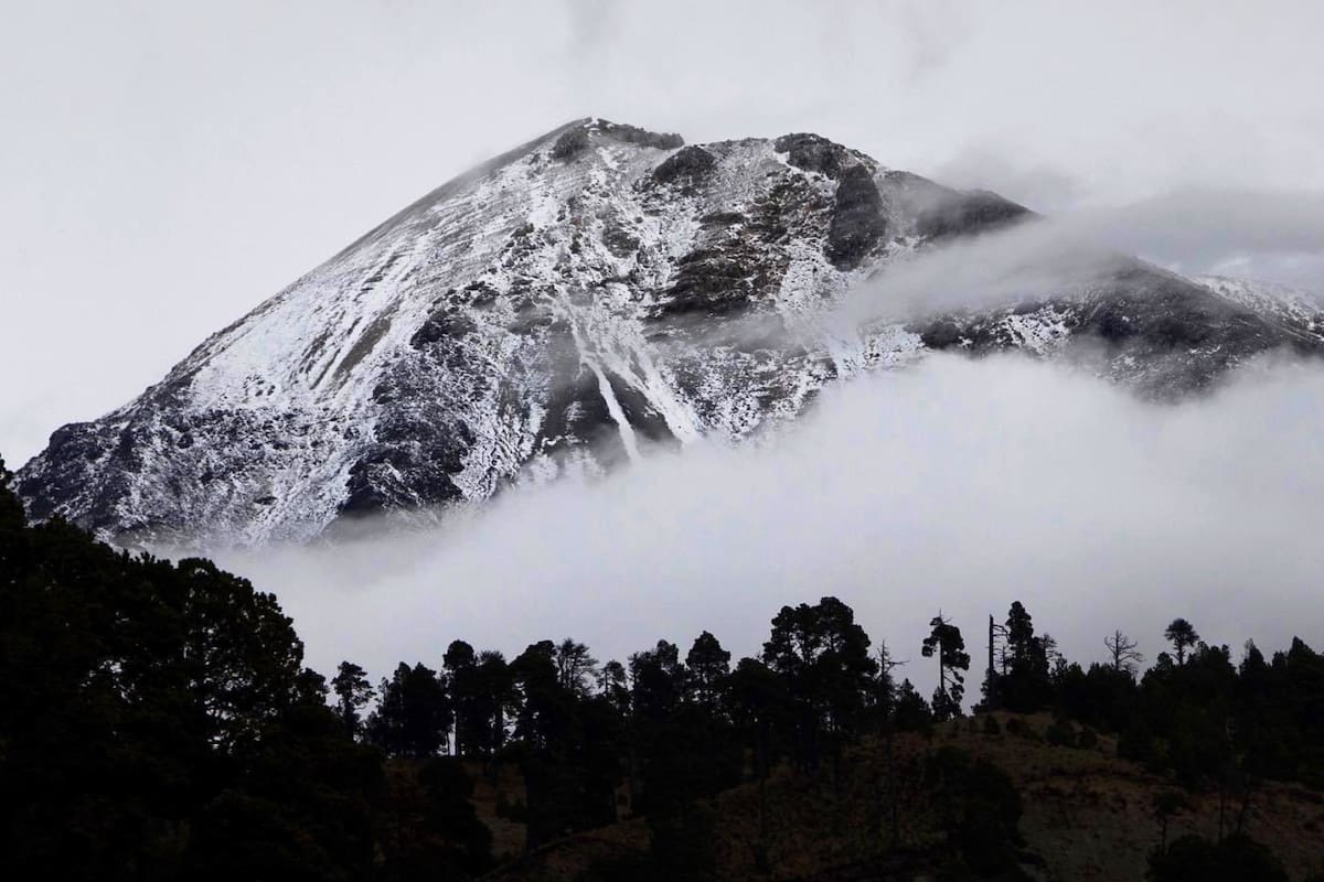 Localizan sin vida a guía de alpinistas en Pico de Orizaba