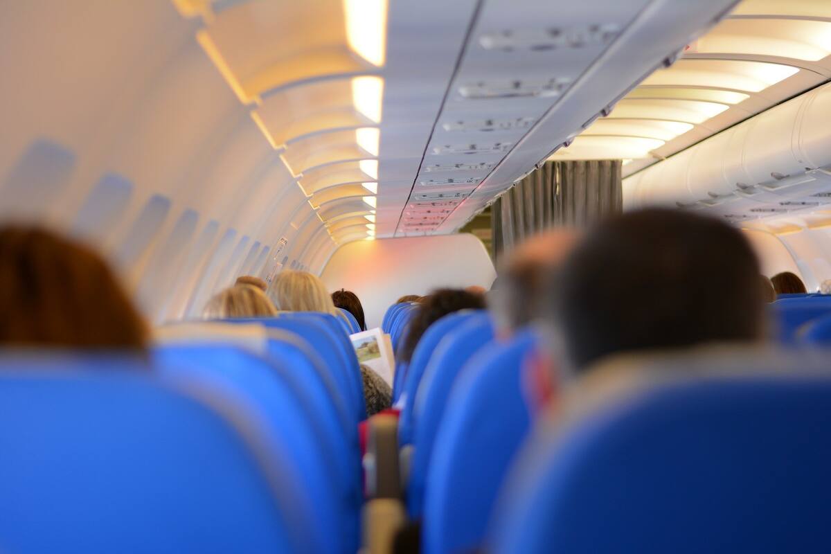 Por qué los asientos de las aerolíneas por lo regular son de color azul