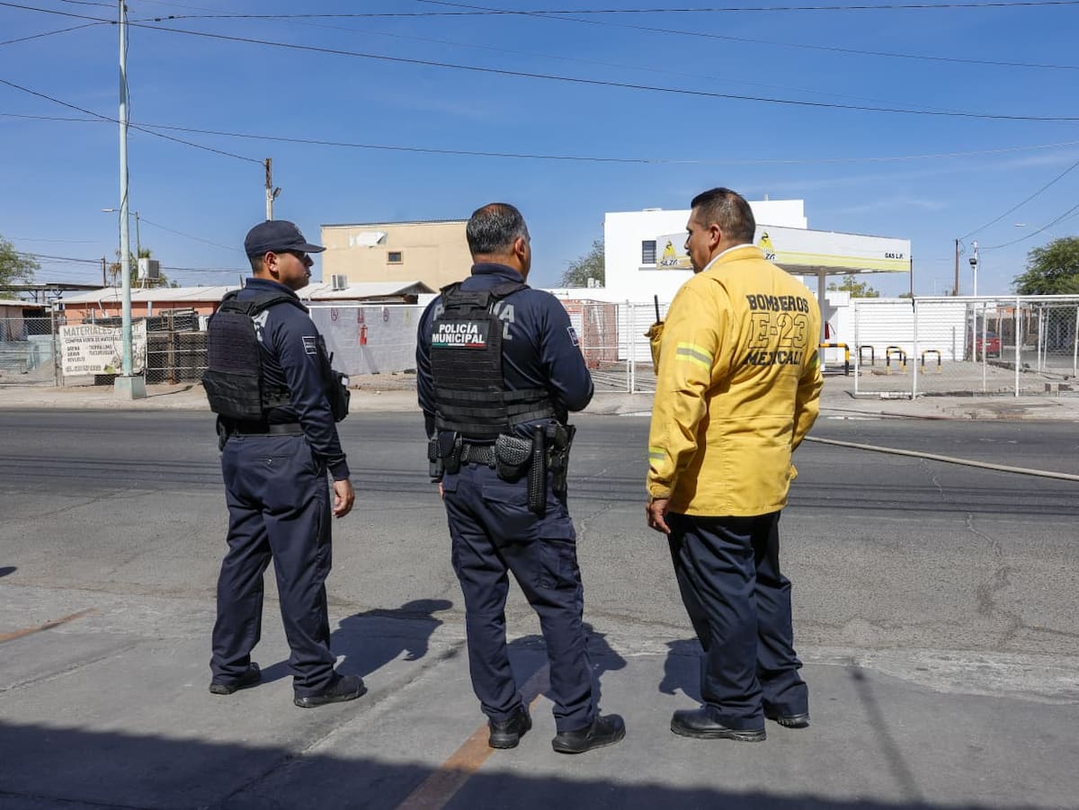 Elementos de la policía municipal confirmaron el reporte, mientras que bomberos corroboraron que se trataba de una fuga l Foto: Juan J. Morales