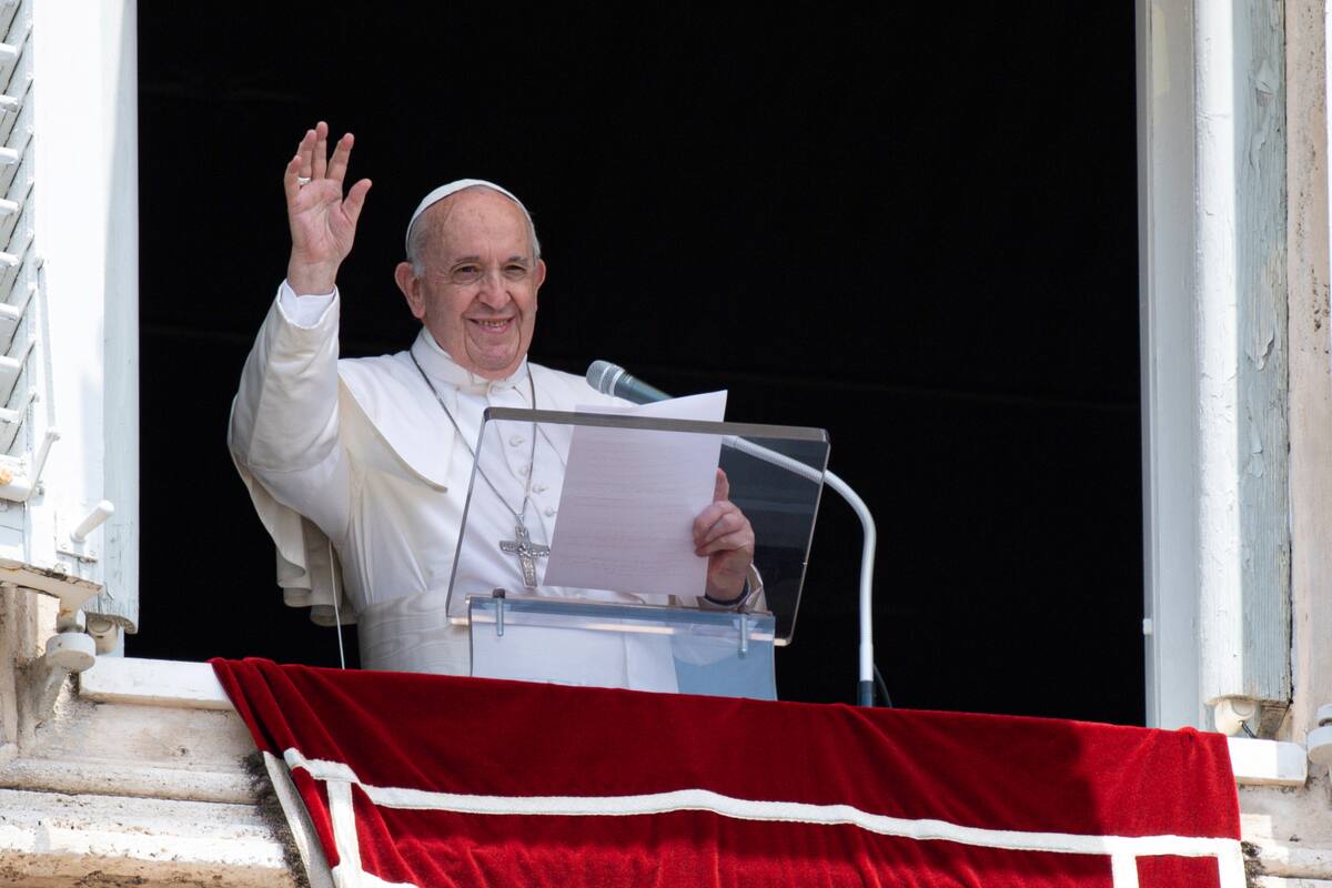 El Papa se encuentra en buen estado y despierto tras someterse a una operación, dice el Vaticano