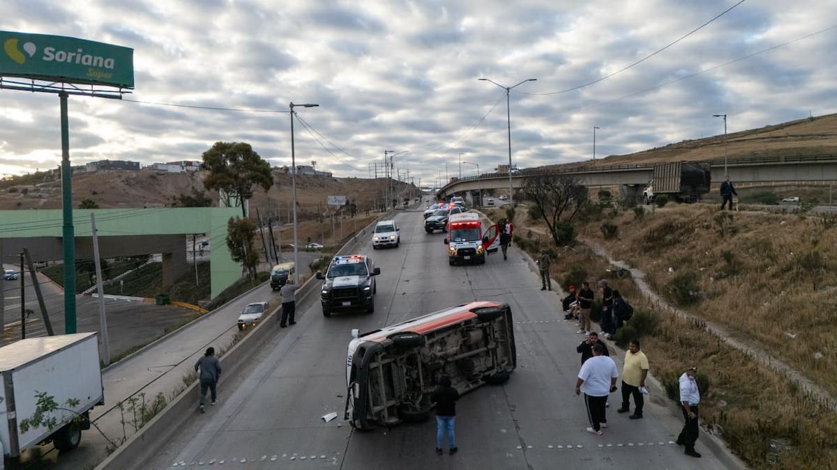 El accidente ocurrió a la altura de la plaza Gran Florido; todos fueron trasladados en condición estable. Foto: Border Zoom