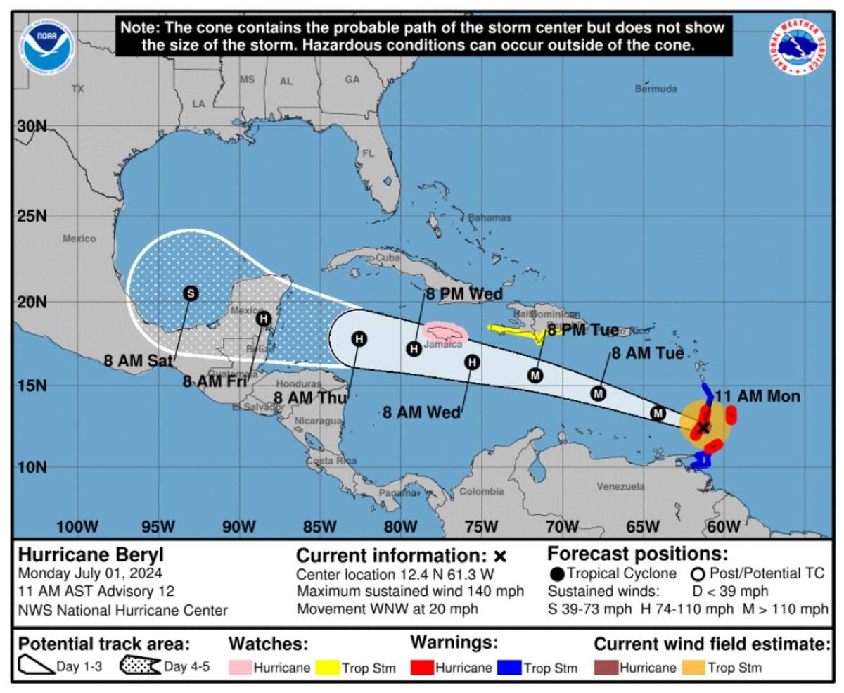 La posible del Huracán Beryl, trazada por el NHC, se prevé que ingrese al País por el Golfo de México. | @NHC