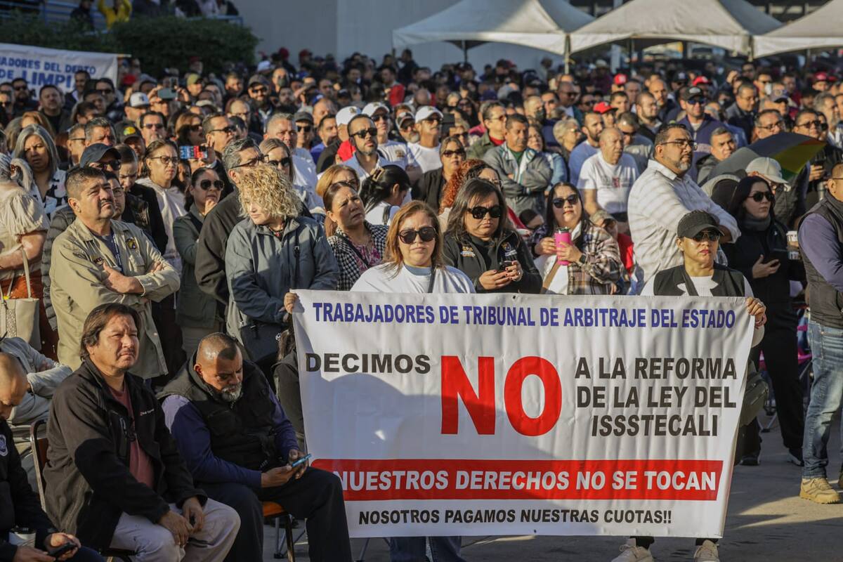 Detienen sus trámites por paro laboral