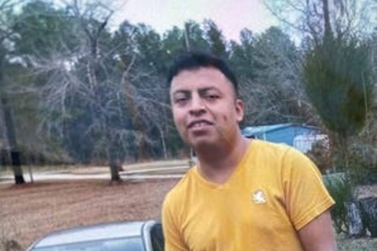 Asesina al novio de su ex y huye de las autoridades