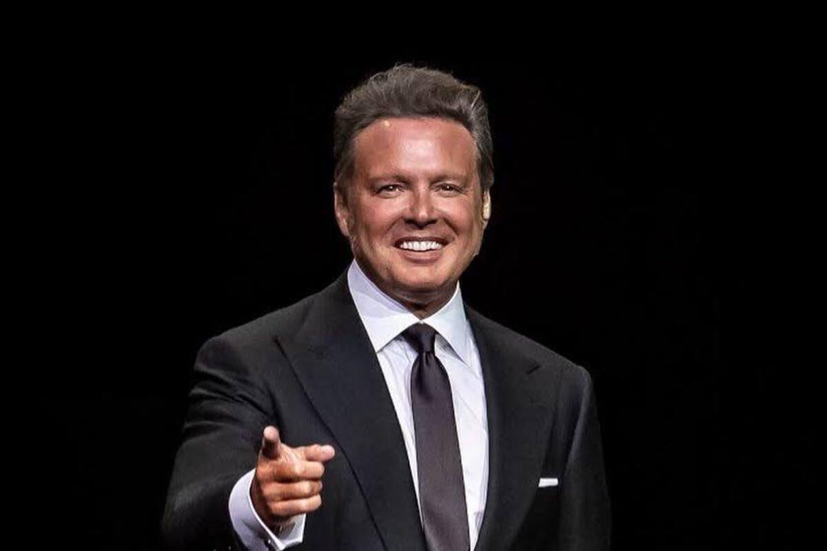 Luis Miguel llora en pleno concierto