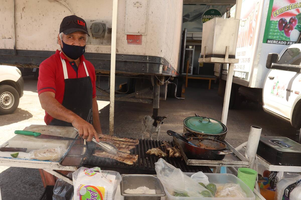 Día del Taco en Hermosillo: Maximiliano tiene más de cuatro décadas de “ponerle salsa a sus tacos”