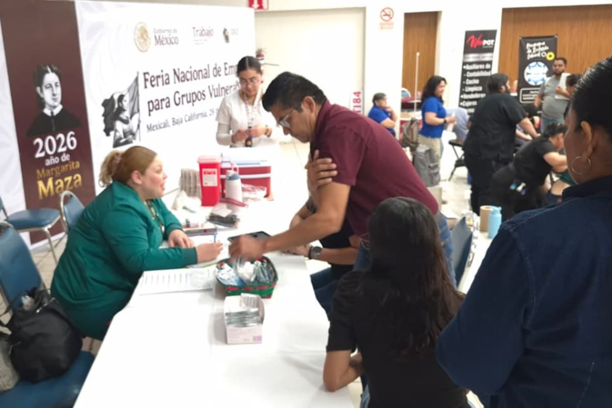 Canaco Mexicali realiza jornada gratuita de vacunación contra enfermedades invernales