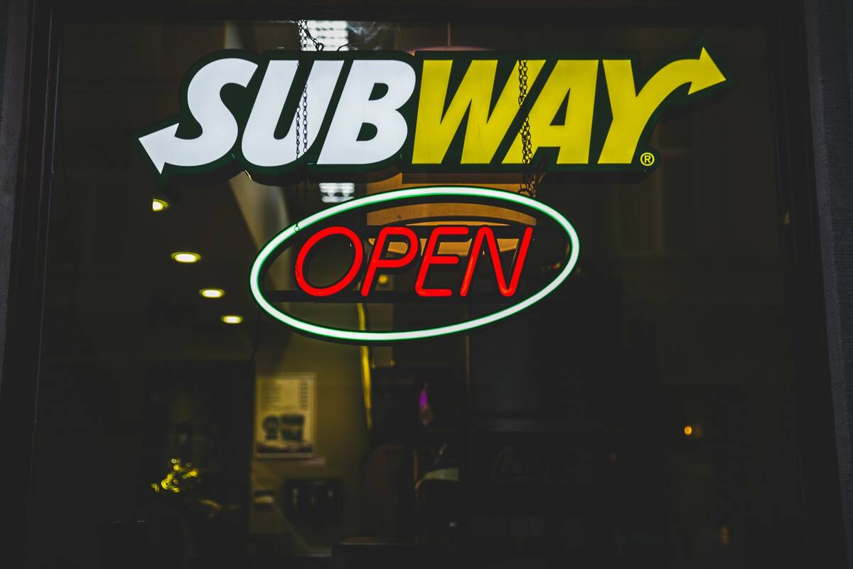 VIDEO: Revelan cómo se prepara el Subway de carne, causando indignación en redes