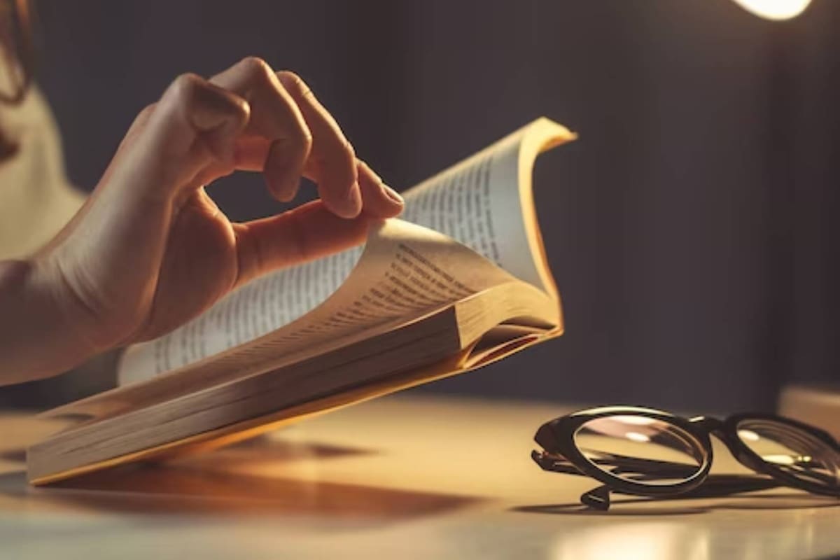 Mujeres leen hasta 87.65% más libros que hombres en México: Inegi