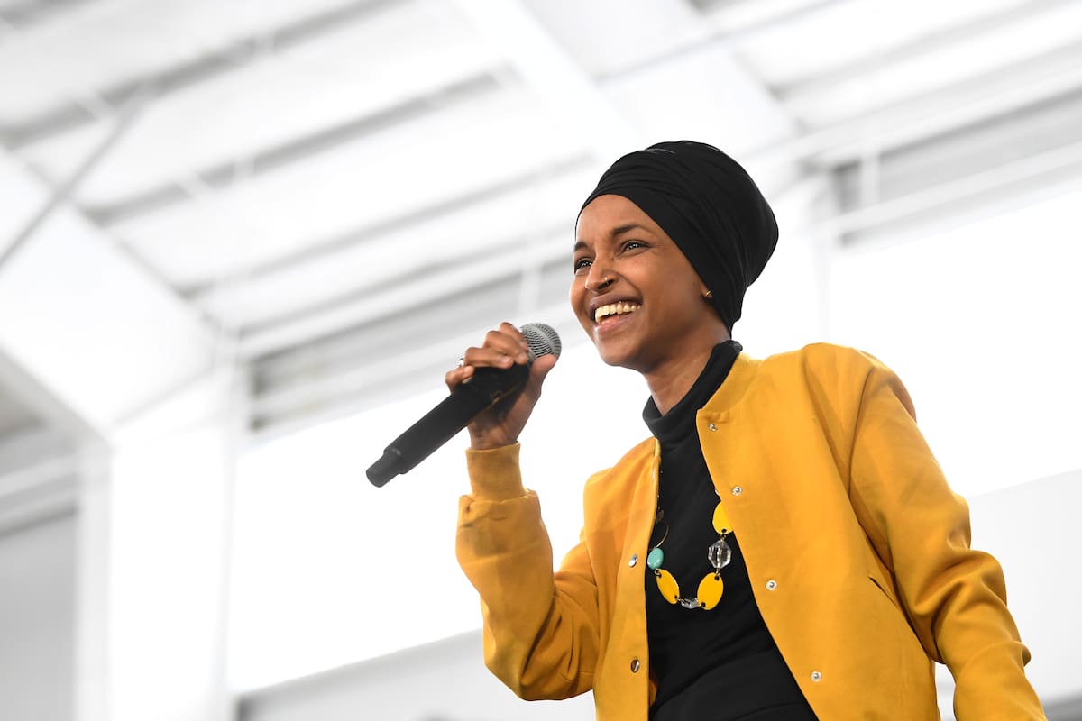 Fotografía de archivo del 29 de febrero de 2020 de la representante Ilhan Omar en un evento en Springfield, Massachusetts. (AP Foto/Susan Walsh, Archivo)