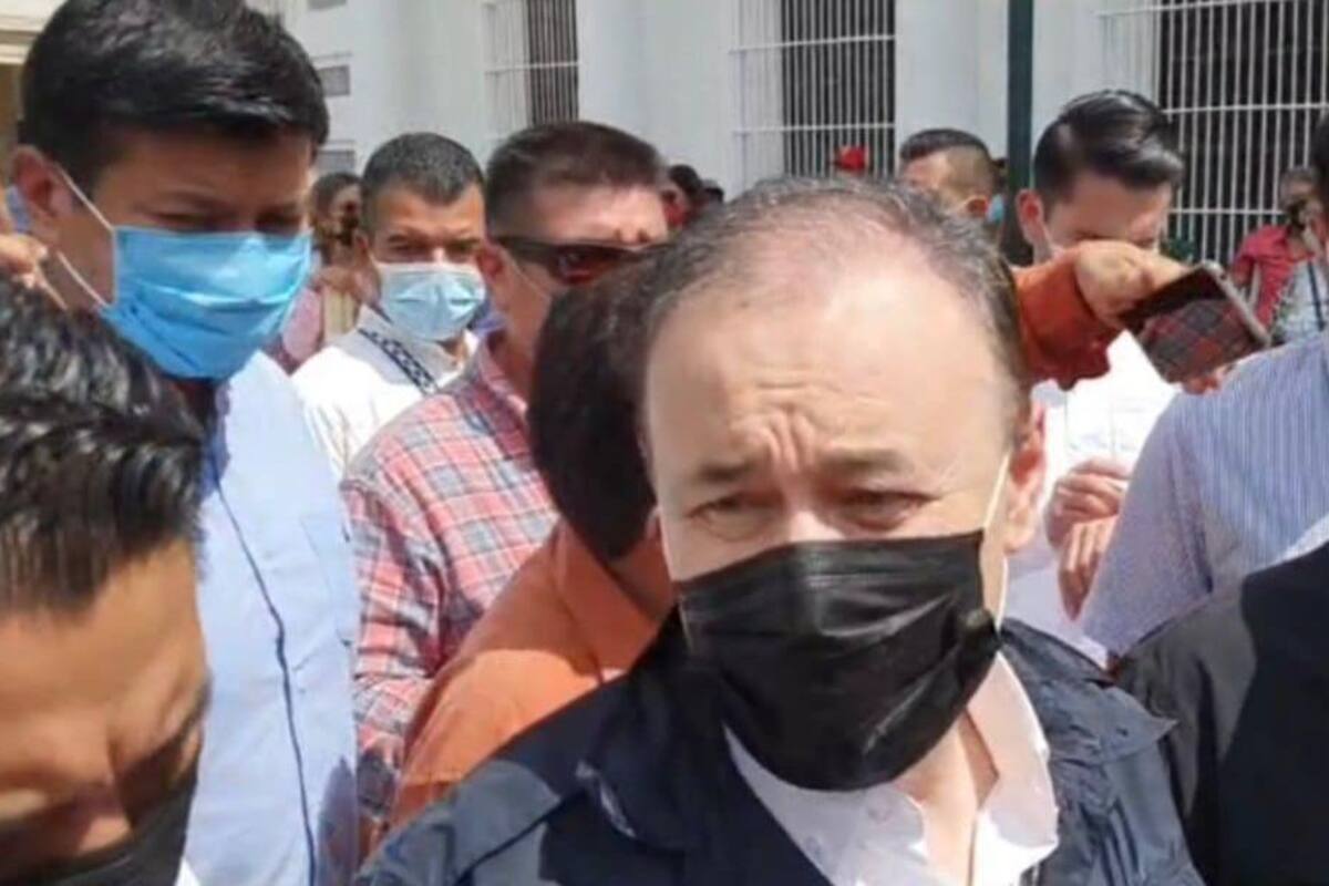 Alfonso Durazo atiende a manifestantes; asegura que en su gobierno no habrá necesidad de manifestarse