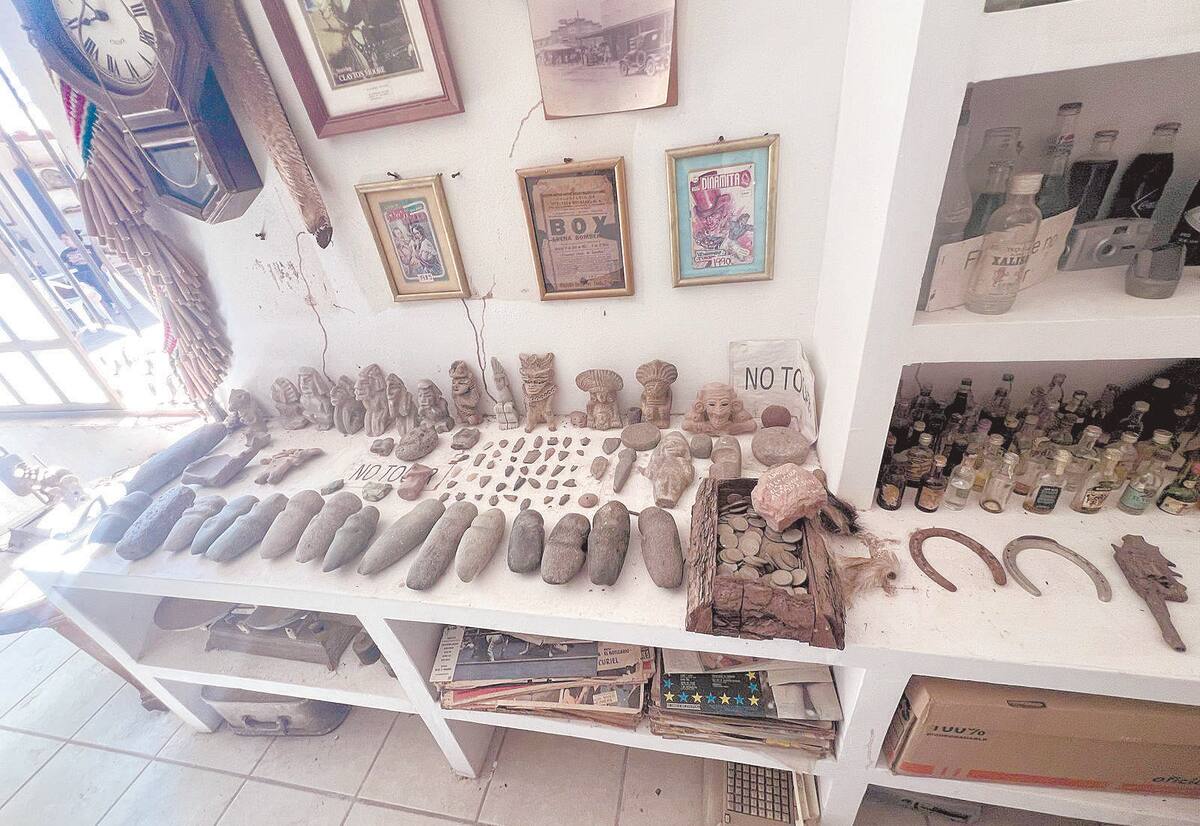 También hay piedras de diferente uso doméstico, figuras y monedas antiguas. FOTO: MAYRA ECHEVERRÍA