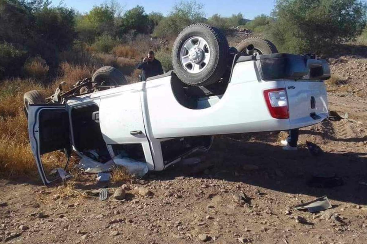 Se accidentan agentes de la AMIC en la carretera Internacional, cerca de Vícam