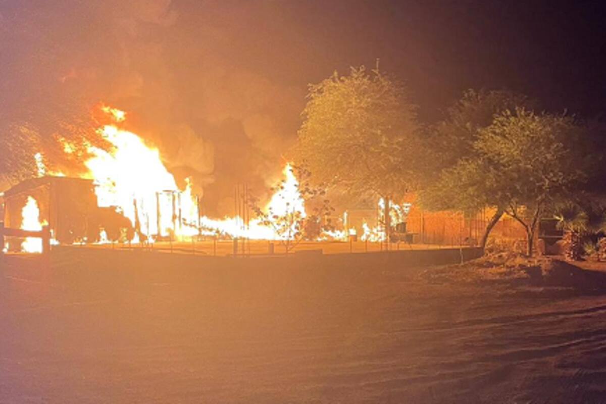 Muere hombre en incendio en Oasis Campestre