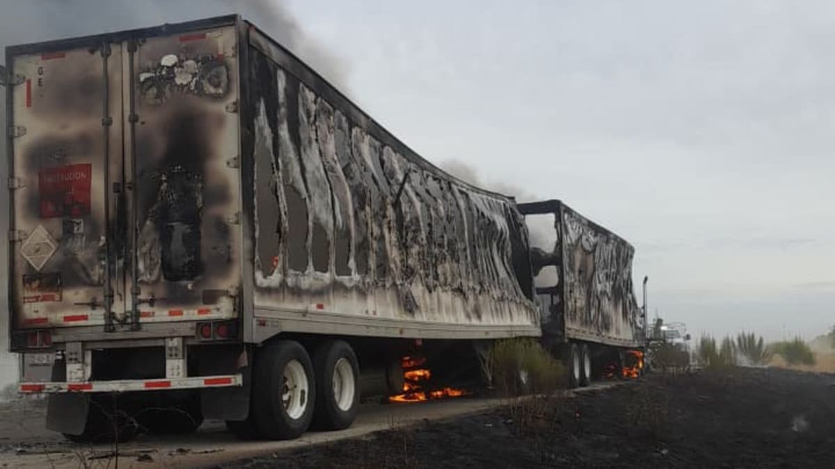 Incendio de tractocamión en carretera Santa Ana-Hermosillo: sin heridos pero con daños