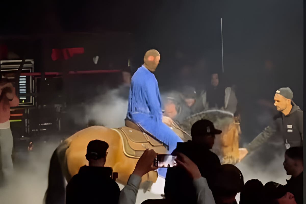 PETA increpa a Bad Bunny después de montar a un caballo en concierto