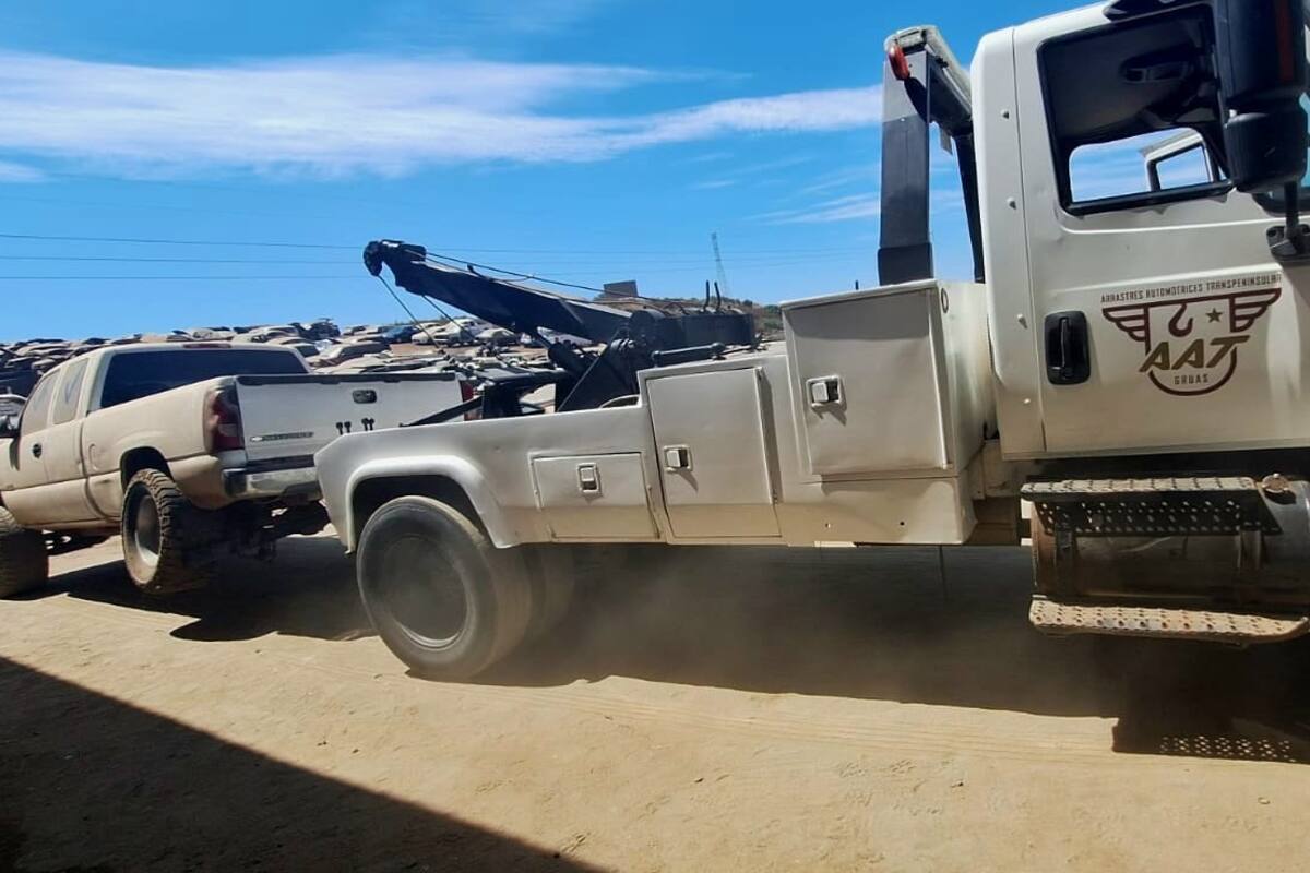 Localizan vehículos con reporte de robo en yonque de Maneadero