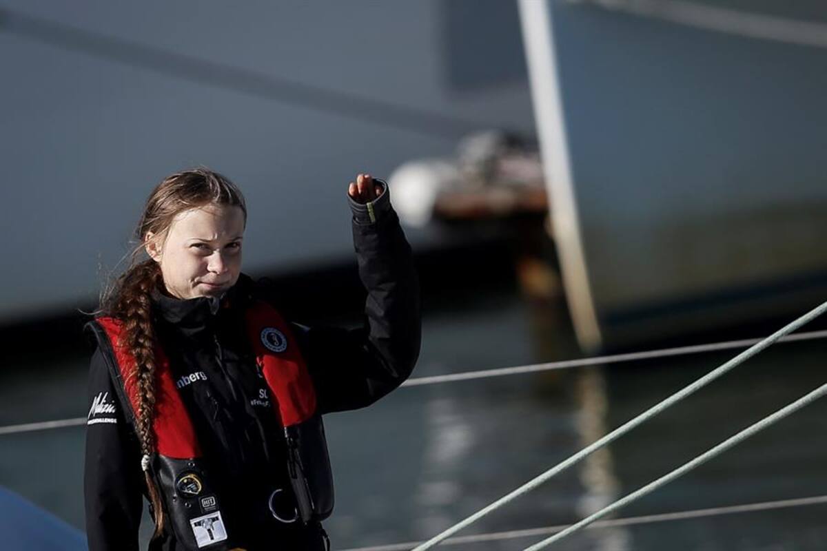 Greta Thunberg llega a Europa con bandera de los jóvenes "enfadados"