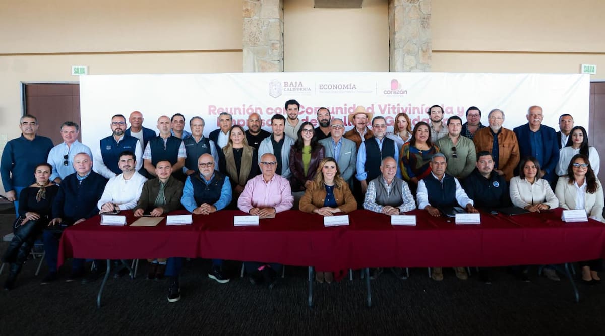 Se supervisan avances, se escuchan planteamientos del sector y se presentan acciones en economía, turismo, seguridad e infraestructura como la rehabilitación de vialidades, a beneficio del Valle de Guadalupe. Foto: Cortesía