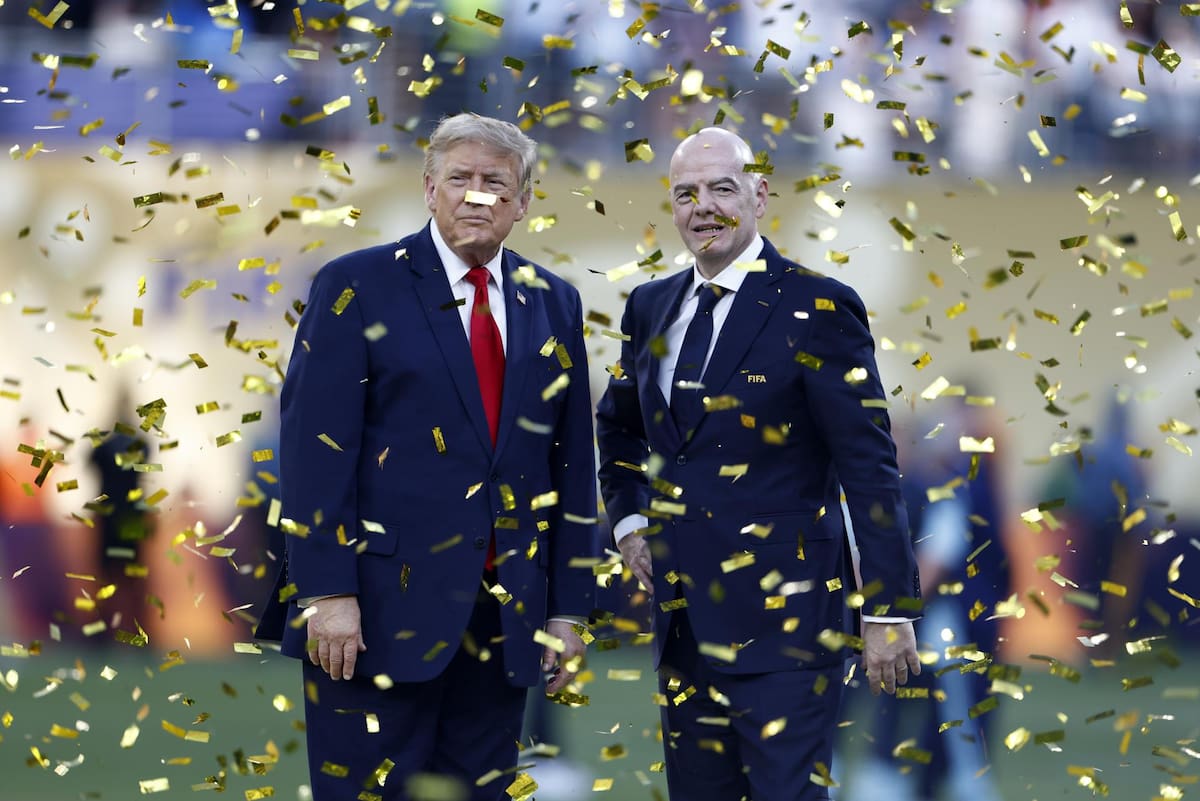 El presidente de los Estados Unidos, Donald Trump y el presidente de la FIFA, Gianni Infantino, durante la ceremonia de premiación del Mundial 2026. (Foto: EFE/EPA/WILL OLIVER)