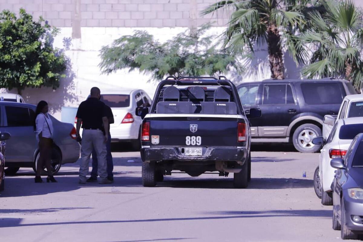 Jóvenes enfiestados detonan arma de fuego en la colonia Palo Verde; detienen a más de 10