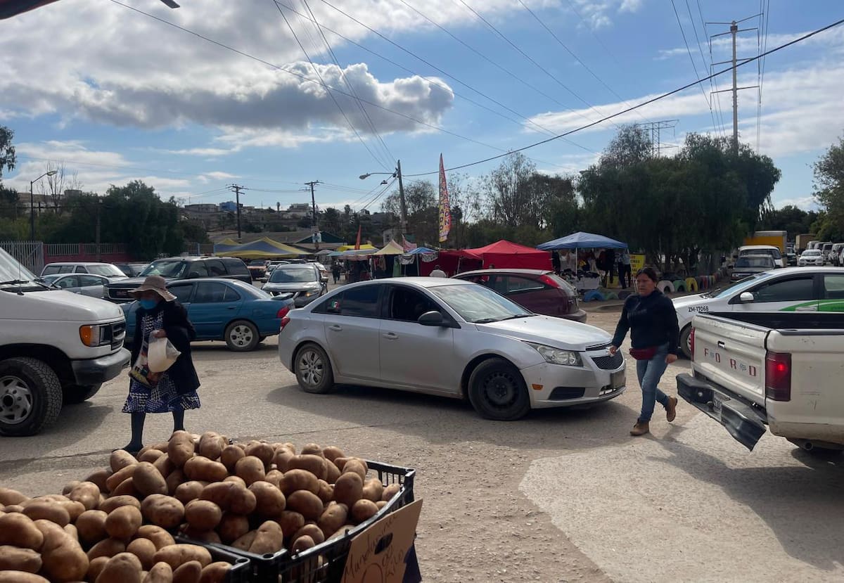 Provoca caos vial sobrerruedas en Rosarito.