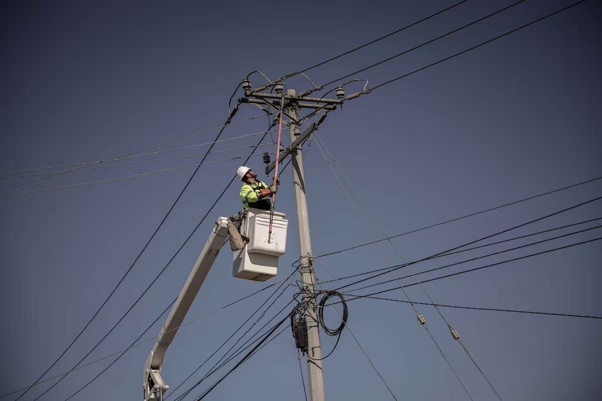 Falla eléctrica por impacto de ave afecta a usuarios en carretera San Felipe