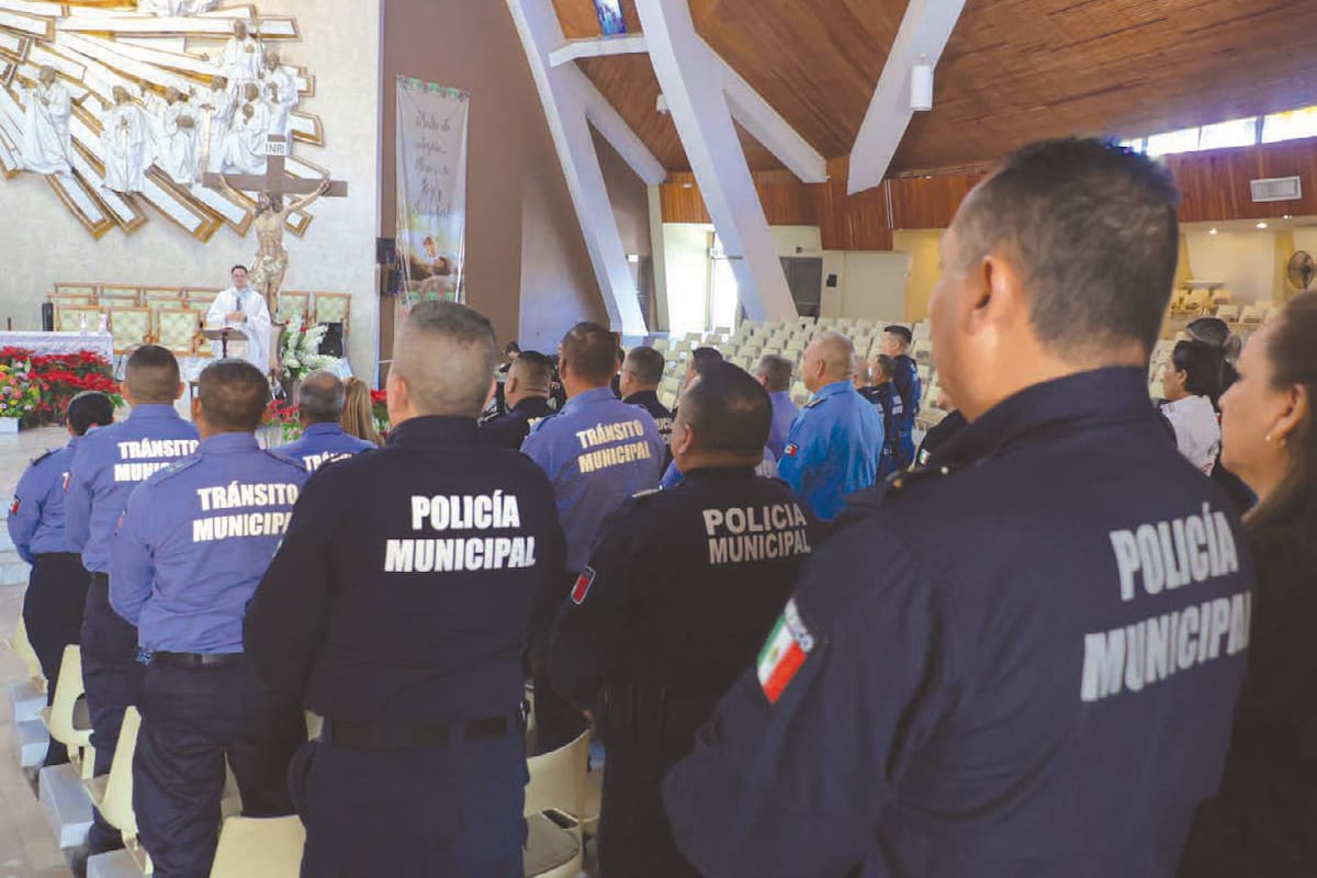 Cajeme conmemora el Día del Policía con misa, homenaje a caídos y reconocimientos