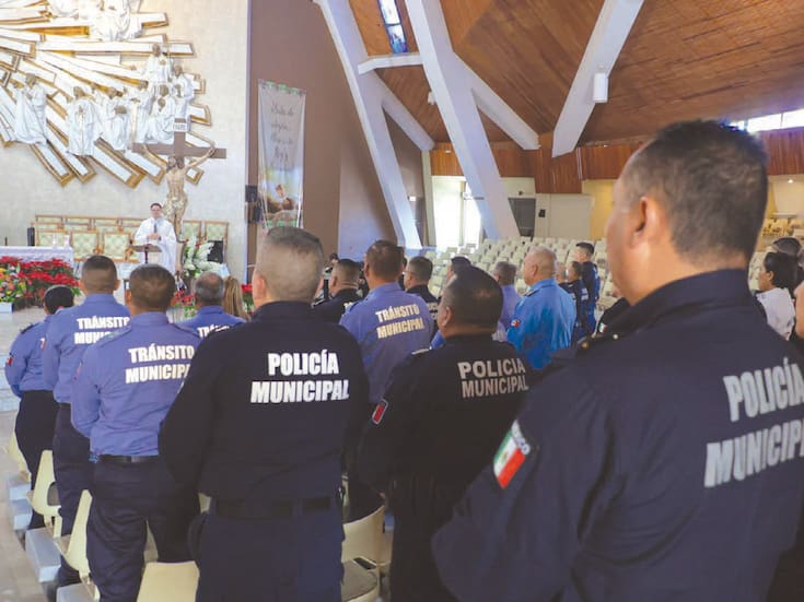 Cajeme conmemora el Día del Policía con misa, homenaje a caídos y reconocimientos
