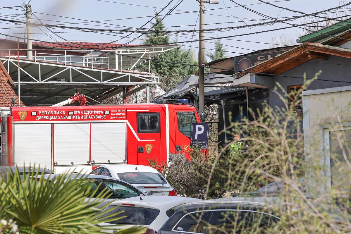 El fiscal general del Estado, Ljupcho Kocevski, indicó que los primeros indicios apuntan a que el fuego fue causado por artefactos pirotécnicos. Foto: EFE.