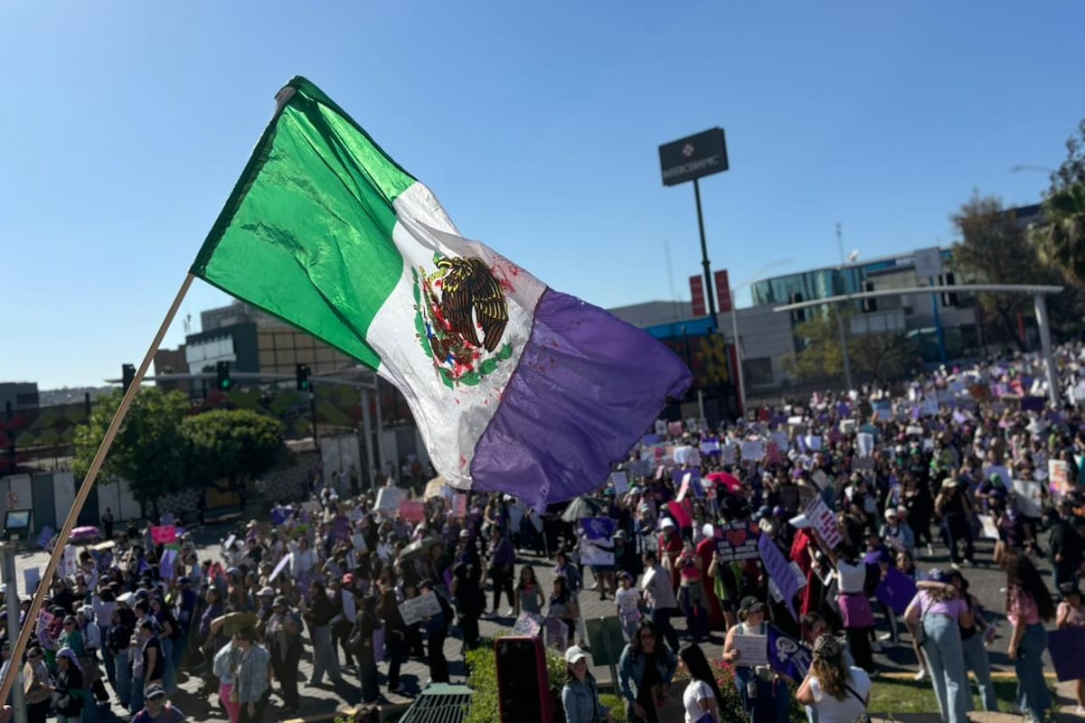 Miles de mujeres alzan la voz en las calles de Baja California