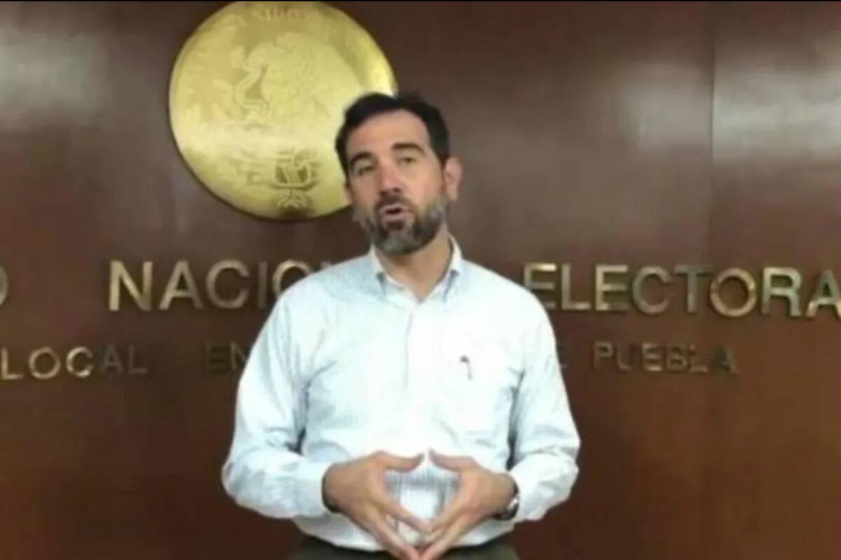 Lorenzo Córdova llama a defender al INE de una “embestida”