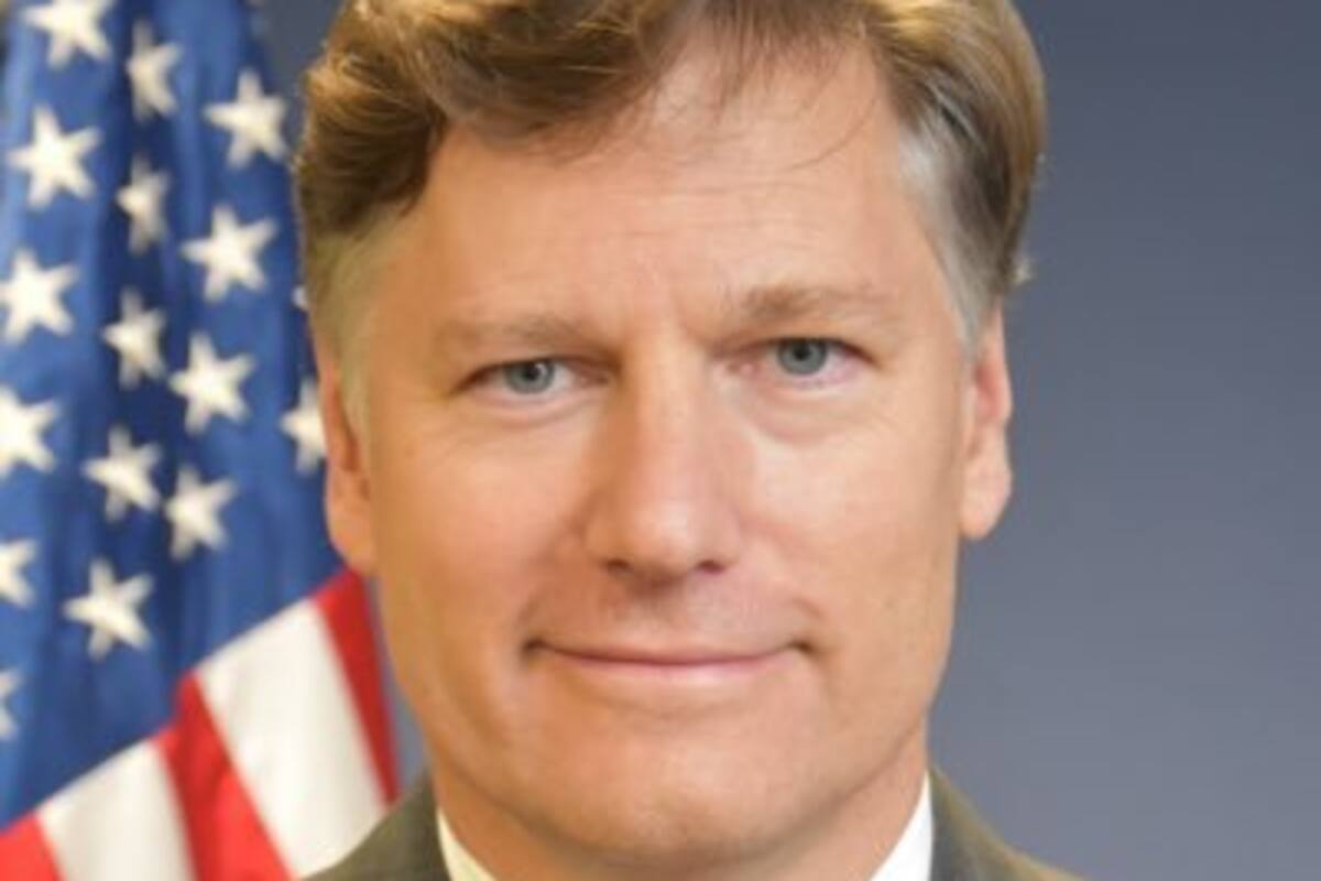 Embajador de EU en México acusa a Forbes de “Fake News”