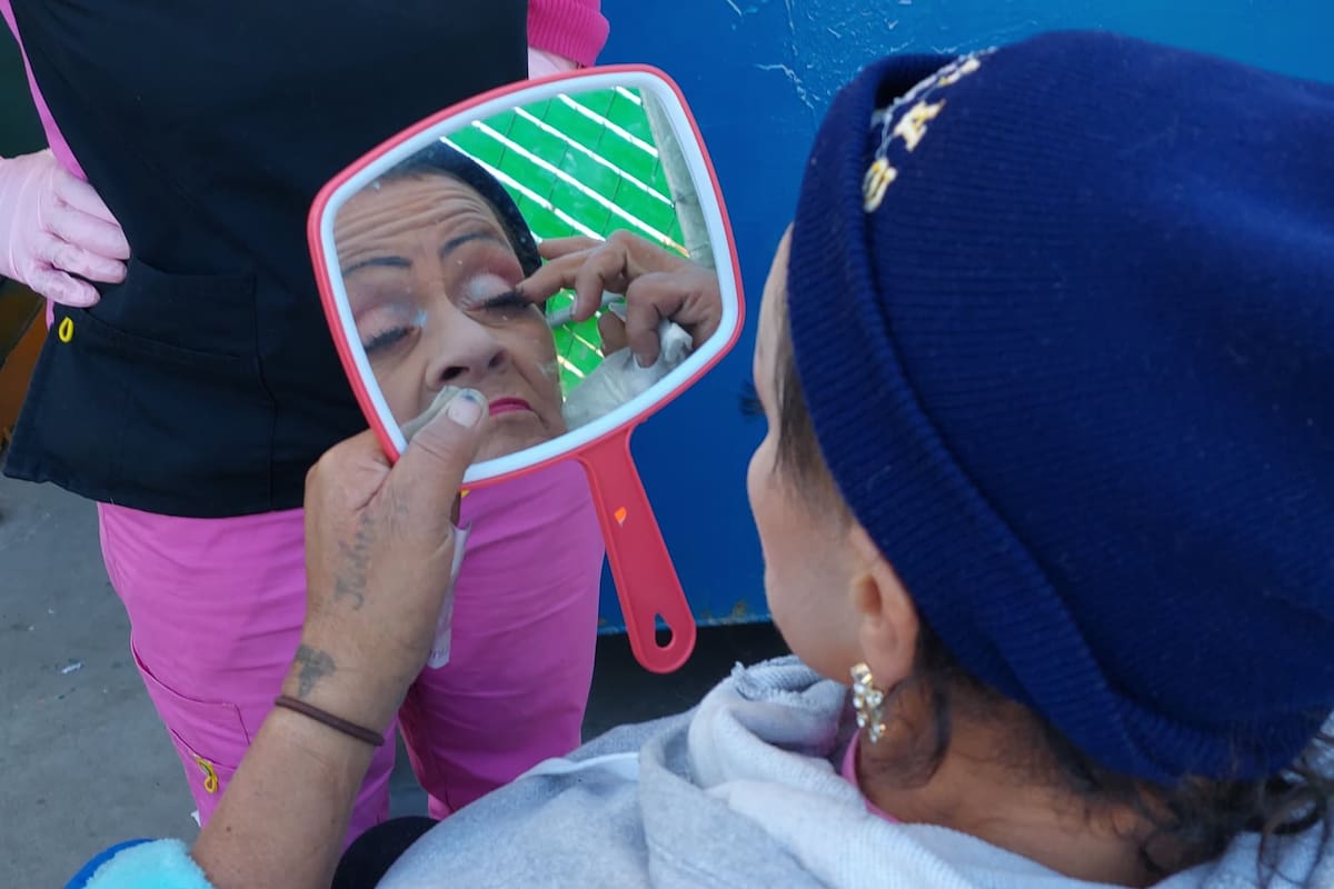 Ponen chulas a mujeres en situación de calle