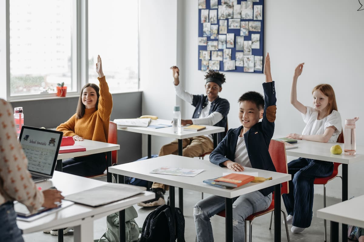 ¿Cómo influye el horario de ingreso escolar en el rendimiento académico? Esto dicen los expertos