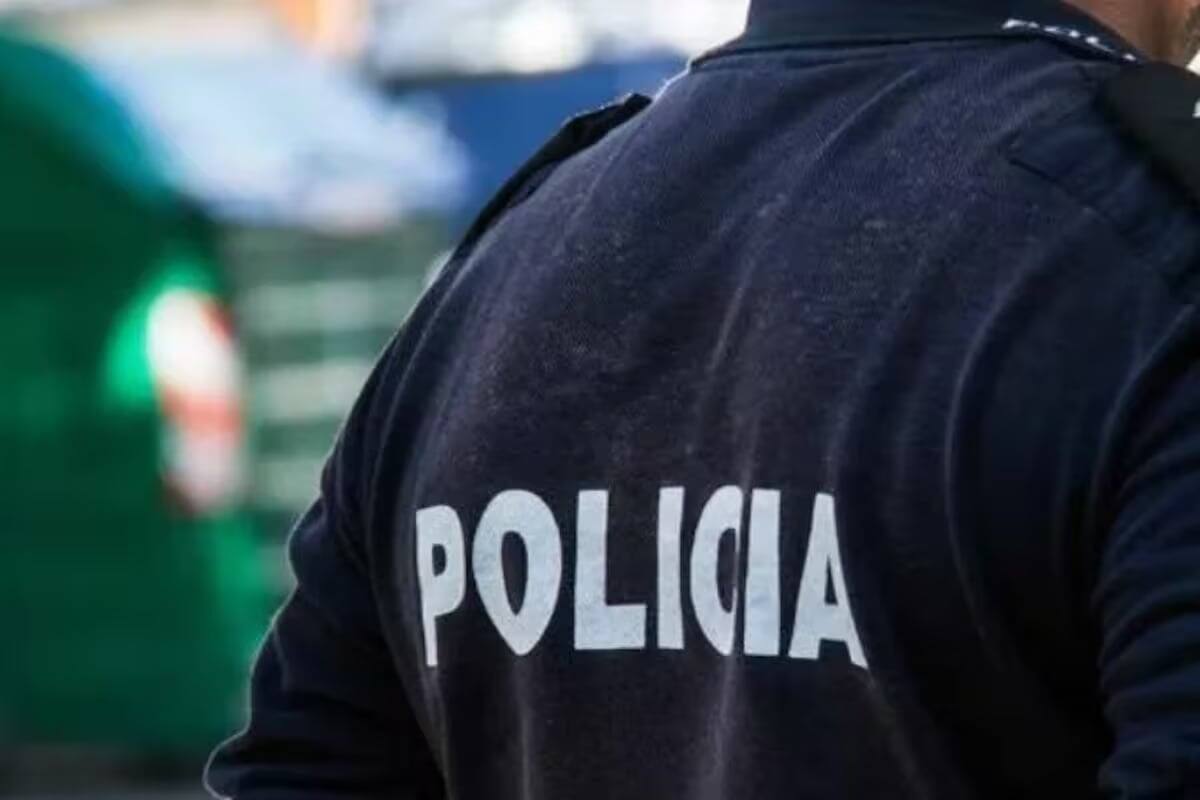Suspenden a dos policías de CDMX por portar placa falsa y ocultar número de unidad