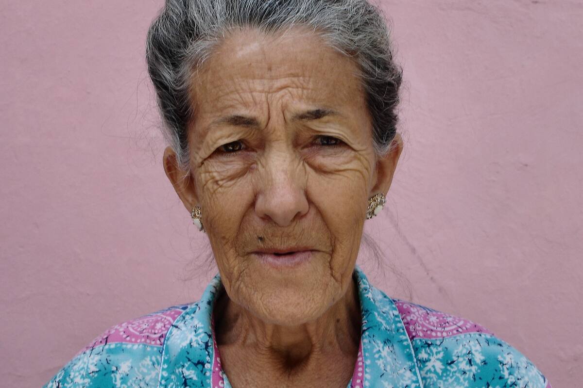 Consejos para envejecer de manera saludable según ChatGPT