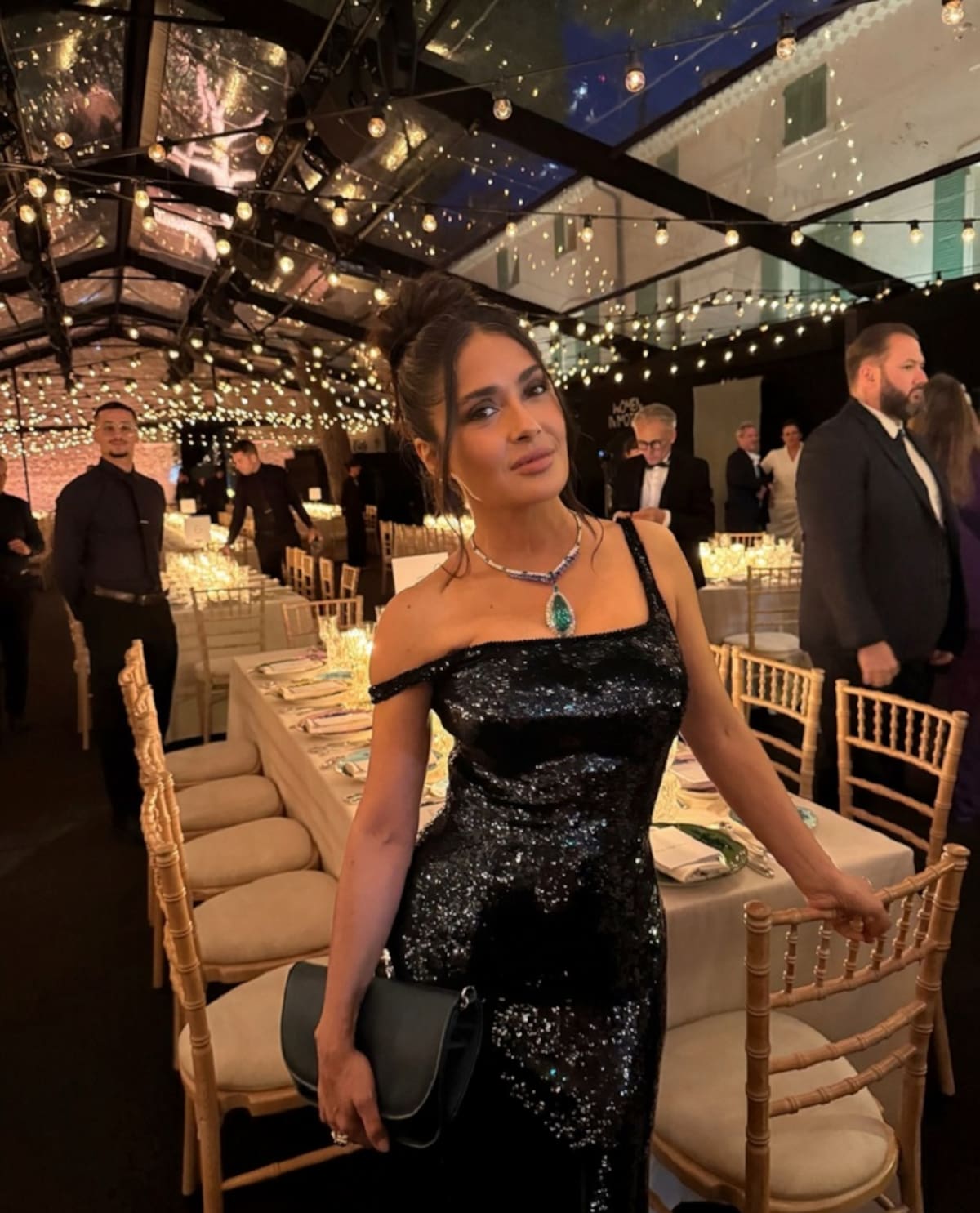 Salma Hayek continúa siendo una figura clave en la representación latina en Hollywood.