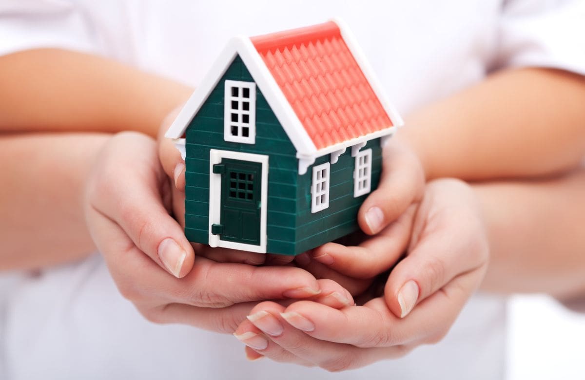 La prescripción adquisitiva permite pedir la propiedad de una casa abandonada si la persona demuestra ante un juez que la ha poseído durante años como dueña, de forma pacífica, pública y continua. | Foto: Especial GH.