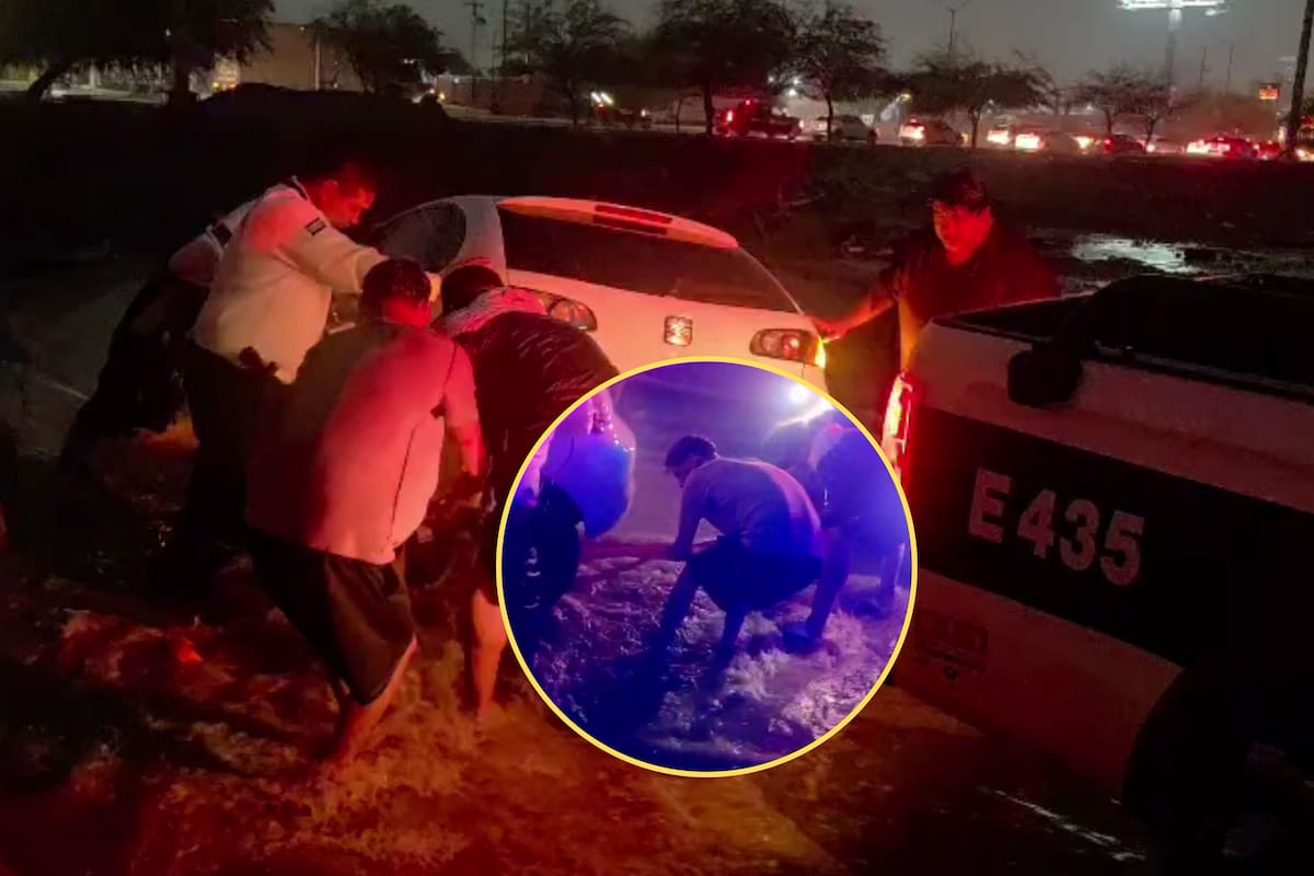 Policías y vecinos rescatan a dos personas de un auto arrastrado por la lluvia en la colonia La Caridad de Hermosillo