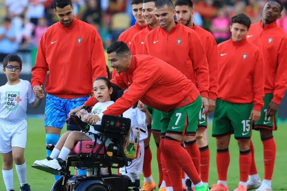 VIDEO: Cristiano Ronaldo y su conmovedor acto con una pequeña previo al partido de Portugal