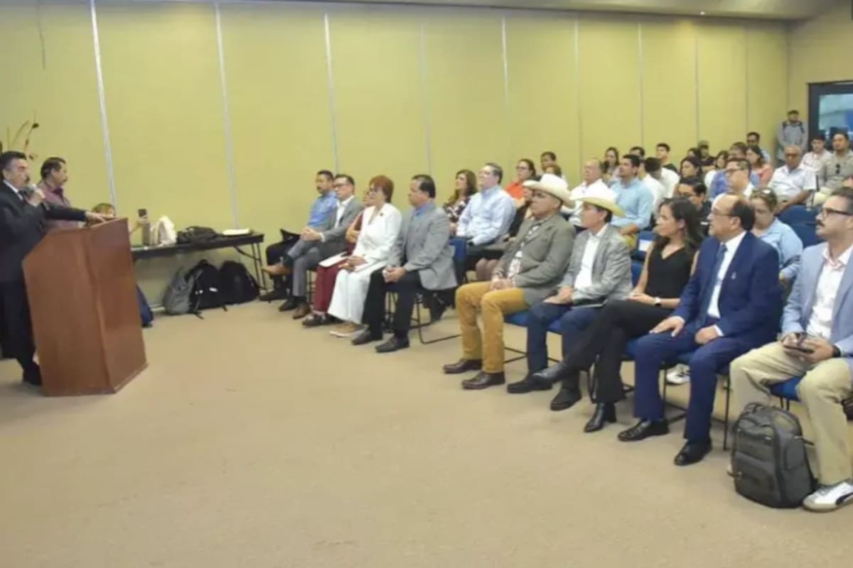 Javier Lamarque clausura foro sobre movilidad