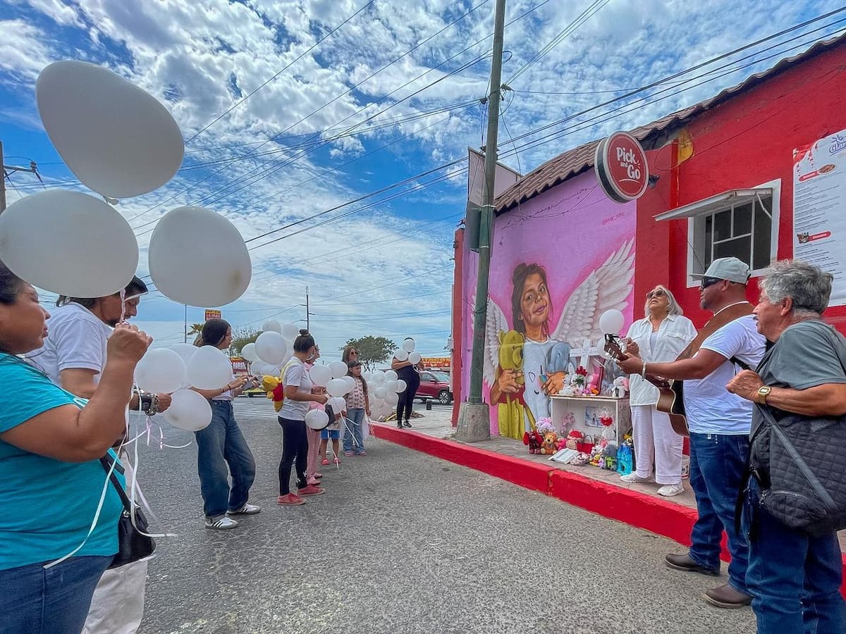 Familiares, amigos y ciudadanos inauguraron un mural en memoria de María Belén en la colonia Buenos Aires Sur, donde ocurrió el accidente que le costó la vida.
Fotos: Border Zoom.