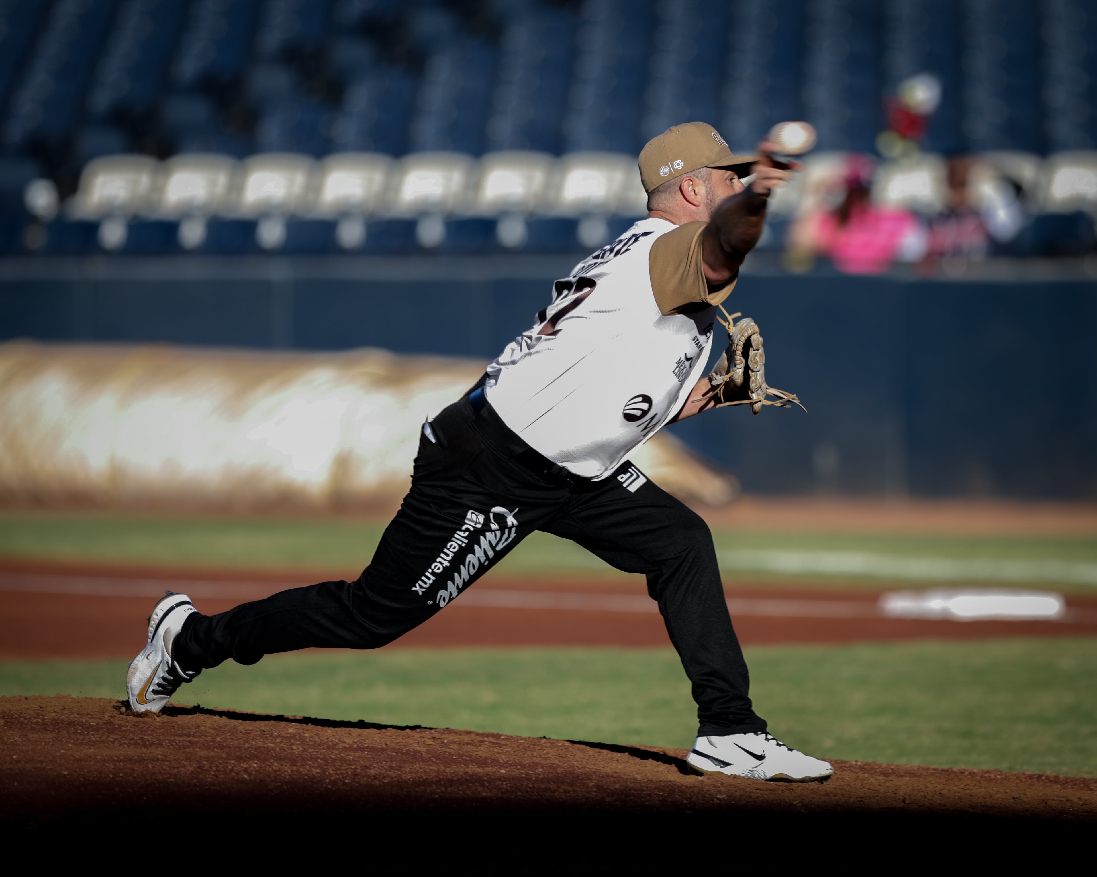 Águilas de Mexicali consiguió su tercera serie consecutiva al vencer 6-5 a Naranjeros de Hermosillo en entradas extras. Foto: Javier Gallegos