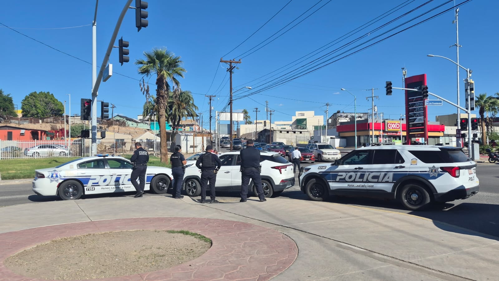 Conductora atropella a policía al tratar de ingresar a fila SENTRI de Río Nuevo