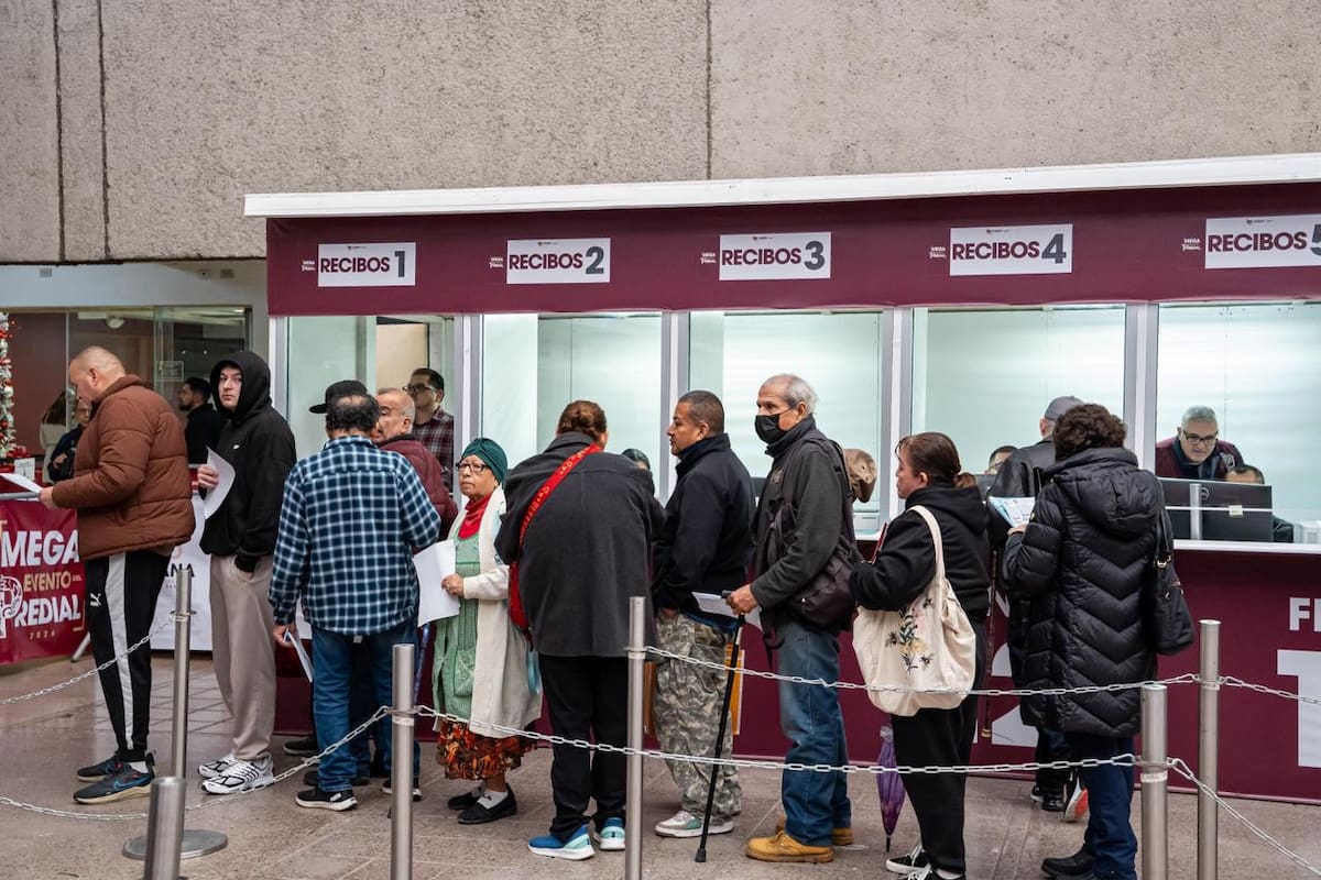 Contribuyentes cumplidos acuden desde primera hora a pagar el predial 2026