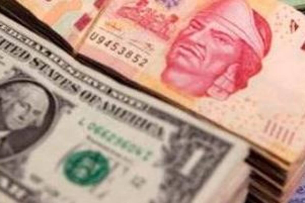 Peso gana frente al dólar a dos días de la salida de Trump