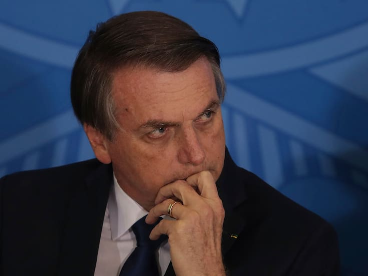 Aunque Bolsonaro fue internado de urgencia por bronconeumonía en Brasil, pruebas médicas revelan que tiene empeoramiento de la función renal