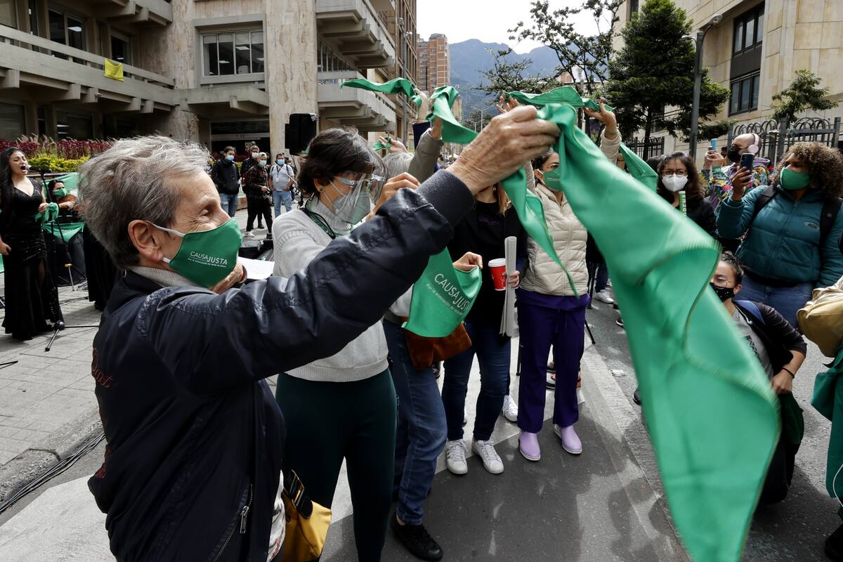 Votación judicial para despenalización del aborto en Colombia termina en empate