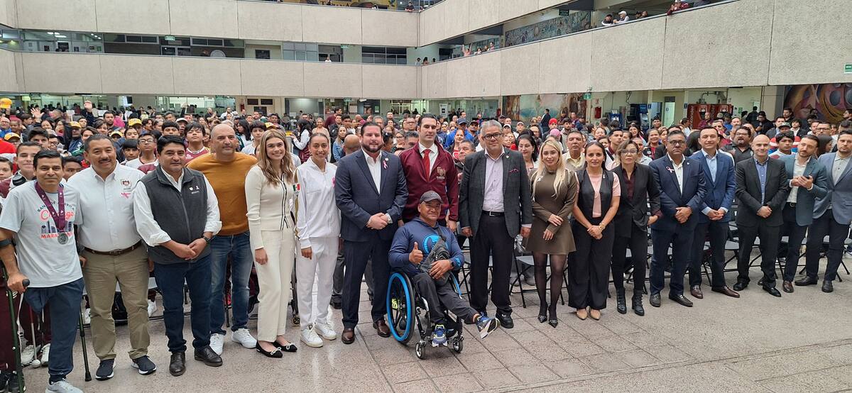 El alcalde Ismael Burgueño estuvo acompañado en el evento por el Director Nacional de Promoción al Deporte y Bienestar, Miguel Torruco Garza.